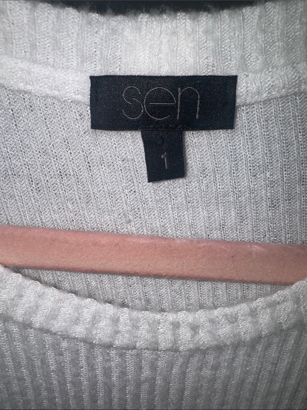 Open-Front Ribbed White Crop Top - Picture 2 of 4